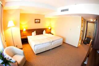Отель Grand Hotel Тыргу-Муреш Двухместный номер с 1 кроватью или 2 отдельными кроватями-4
