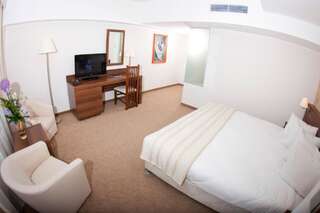 Отель Grand Hotel Тыргу-Муреш Двухместный номер с 1 кроватью или 2 отдельными кроватями-5