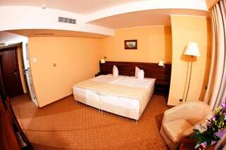 Отель Grand Hotel Тыргу-Муреш Двухместный номер с 1 кроватью или 2 отдельными кроватями-7